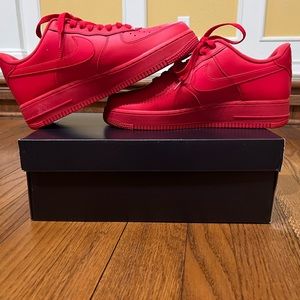 Red Nike Air Force 1 low ‘07 lv8